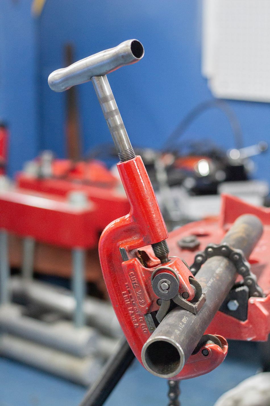 Pipe Cutter With Guides, 2 in Max Pipe/Tube Dia, 1/2 in Mini Pipe/Tube Dia