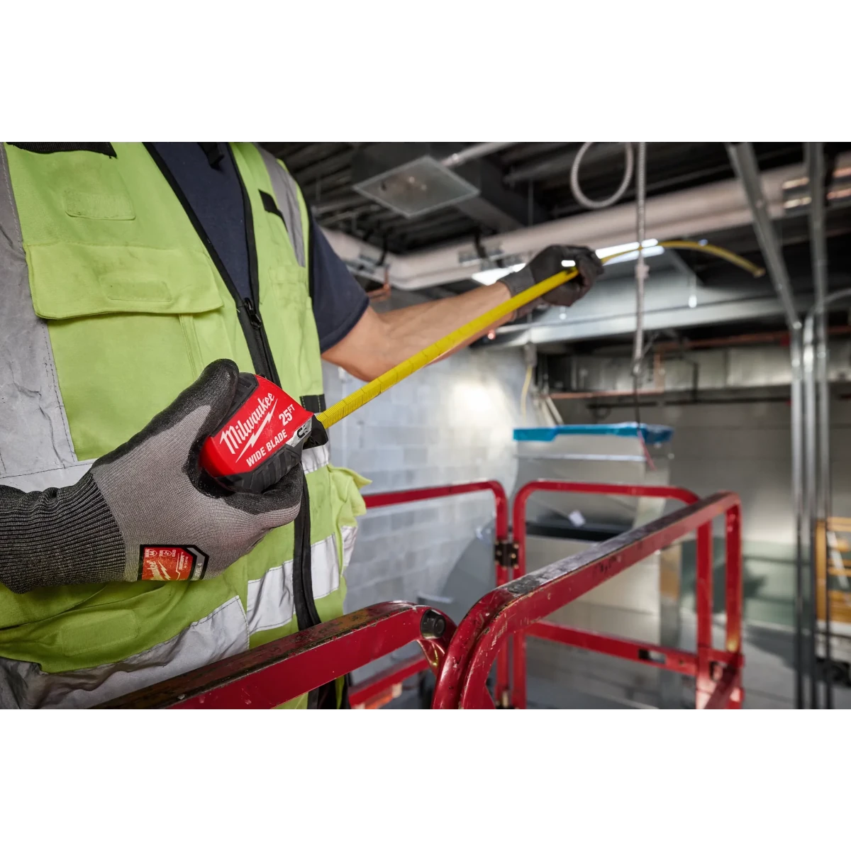 8m/26ft Wide Blade Magnetic Tape Measure - AAA Industrial Supply