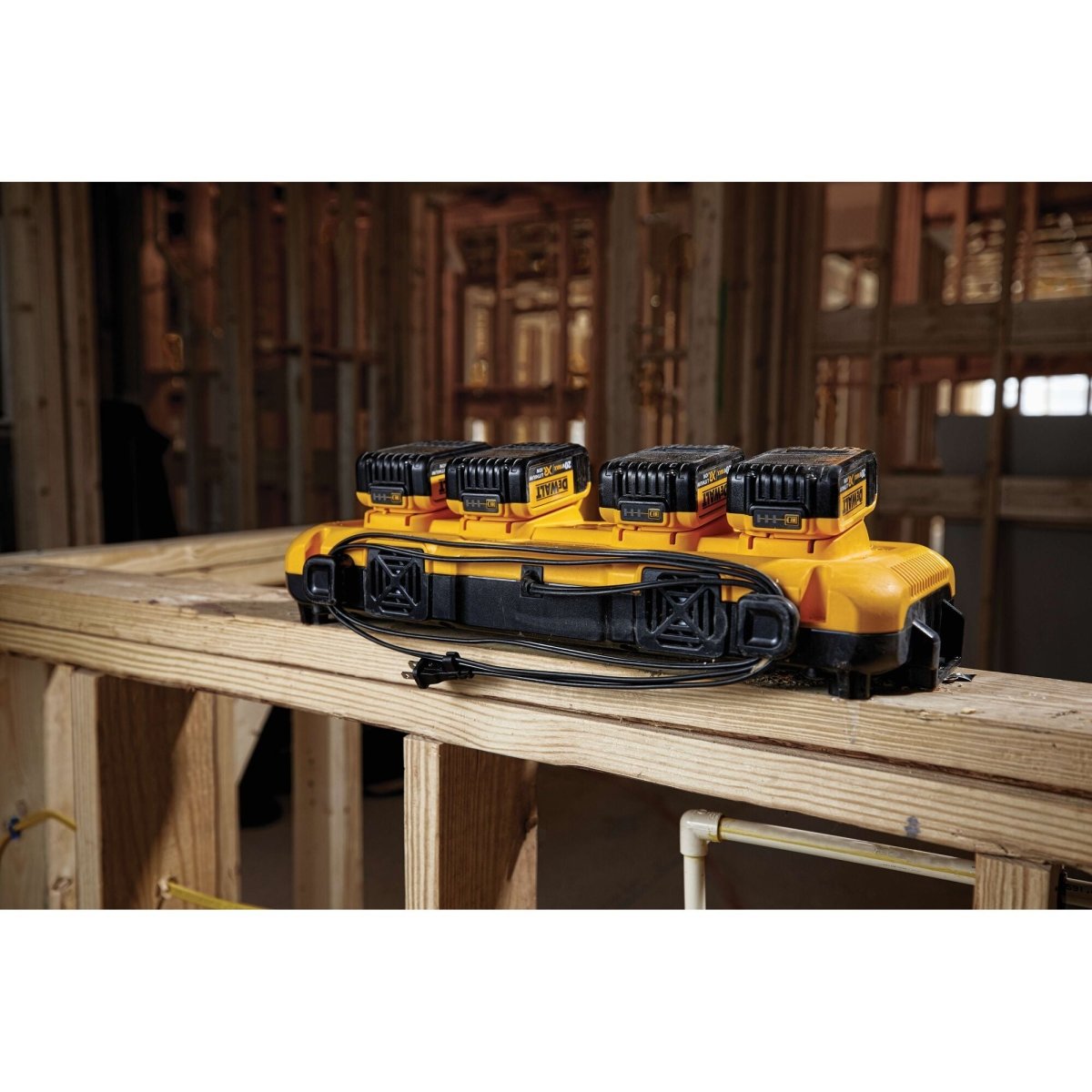 Dewalt 12V/ 20V/ 60V Max* Multiport Simultaneous Fast Charger - AAA Industrial Supply