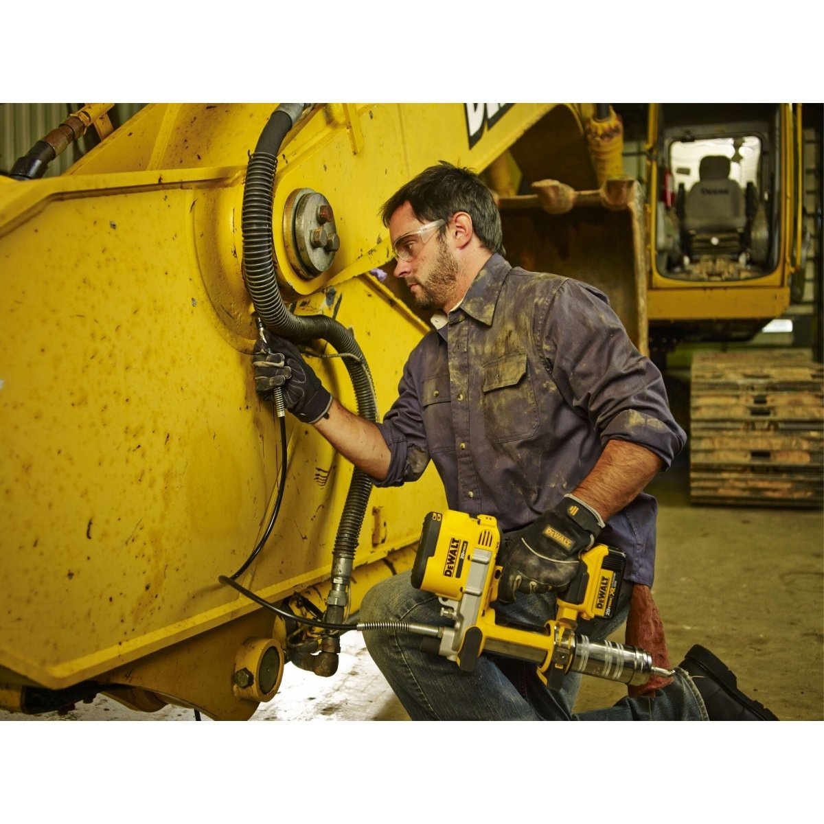 Dewalt 20V Max* Cordless Grease Gun Kit - AAA Industrial Supply