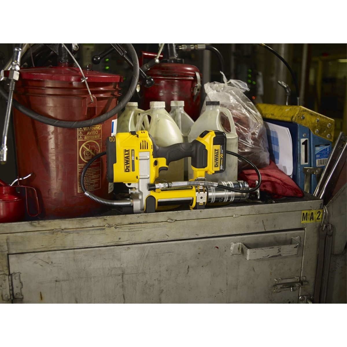 Dewalt 20V Max* Cordless Grease Gun Kit - AAA Industrial Supply