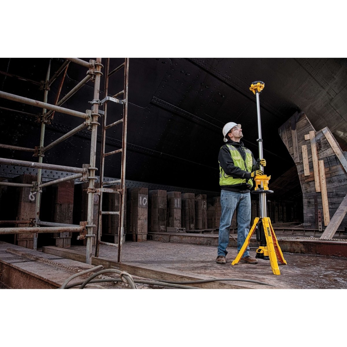 Dewalt 20V Max* Led Work Light, Tripod Base, Tool Only - AAA Industrial Supply