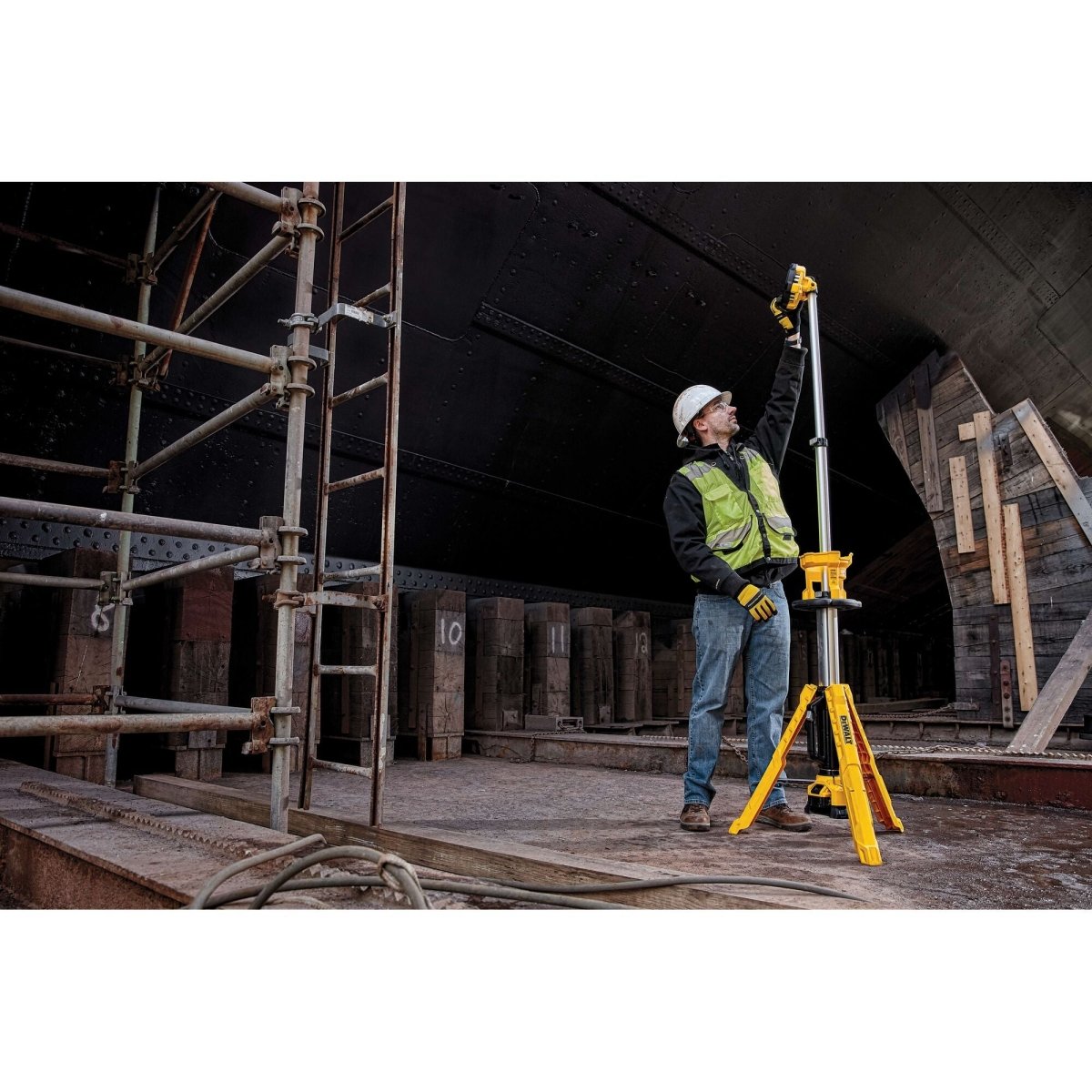 Dewalt 20V Max* Led Work Light, Tripod Base, Tool Only - AAA Industrial Supply