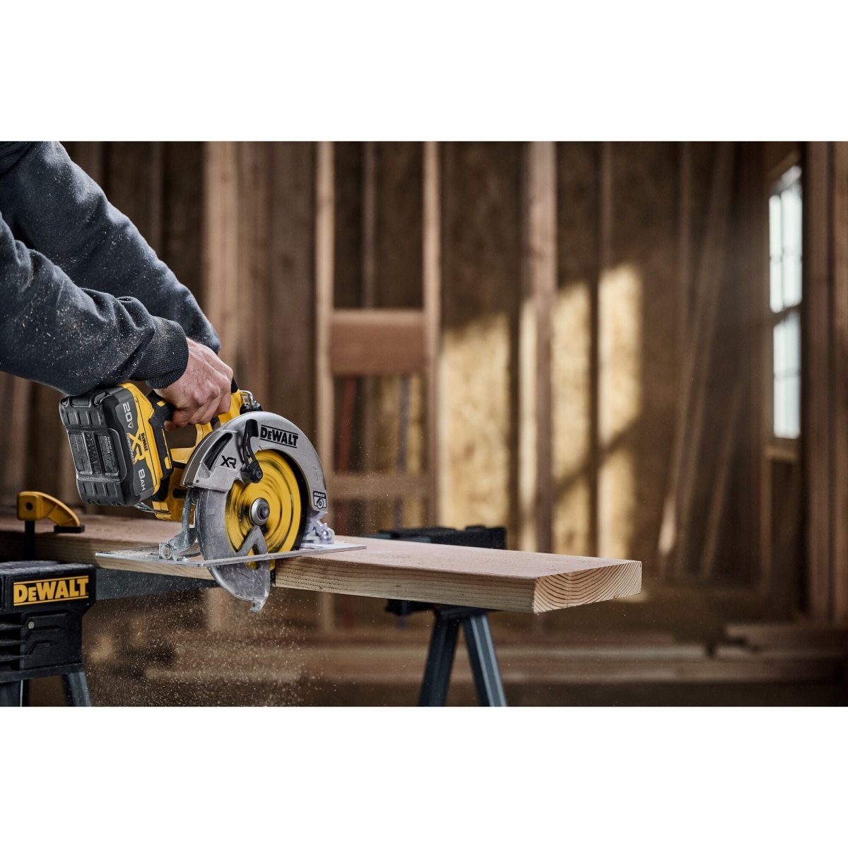 Dewalt 20V Max* Xr Brushless Cordless 7 - 1/4 In. Circular Saw Kit With Xr Powerpack™ - AAA Industrial Supply