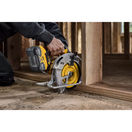 Dewalt 20V Max* Xr Brushless Cordless 7 - 1/4 In. Circular Saw Kit With Xr Powerpack™ - AAA Industrial Supply