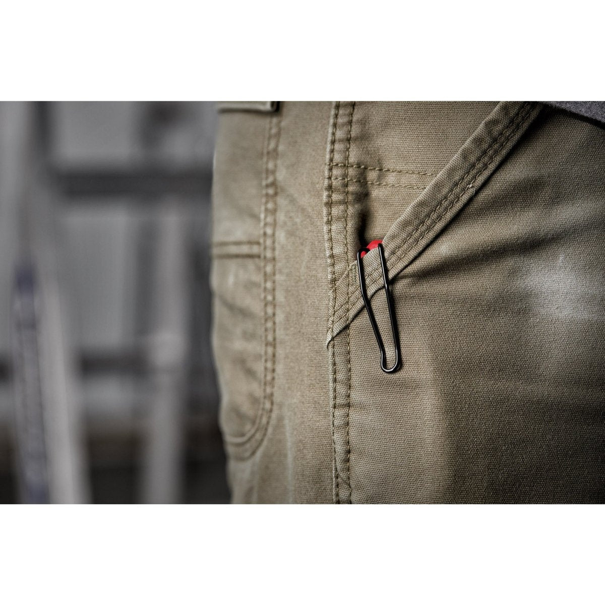 FASTBACK™ Compact Folding Utility Knife - AAA Industrial Supply