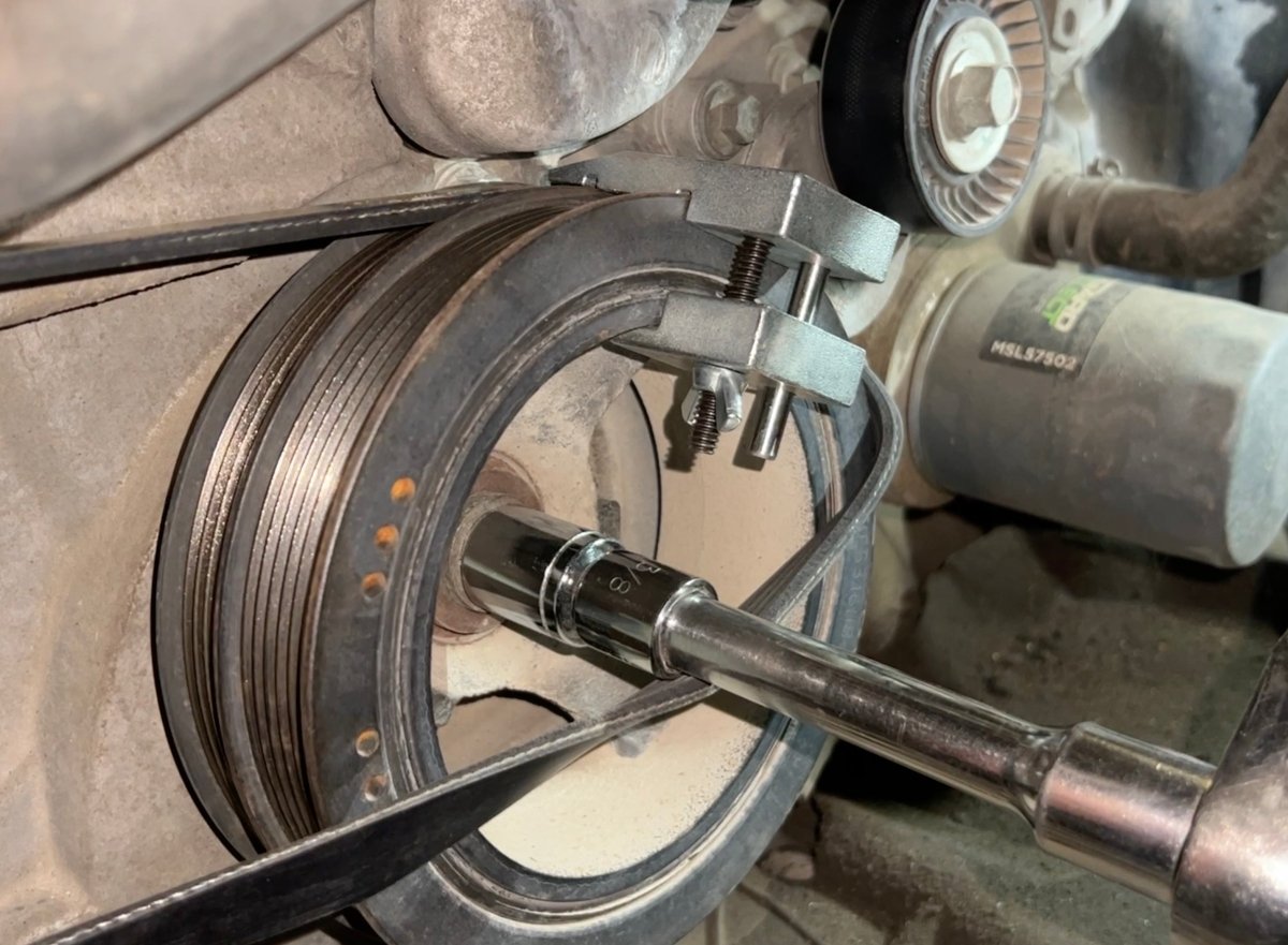 Lisle Stretch Belt Installer - AAA Industrial Supply