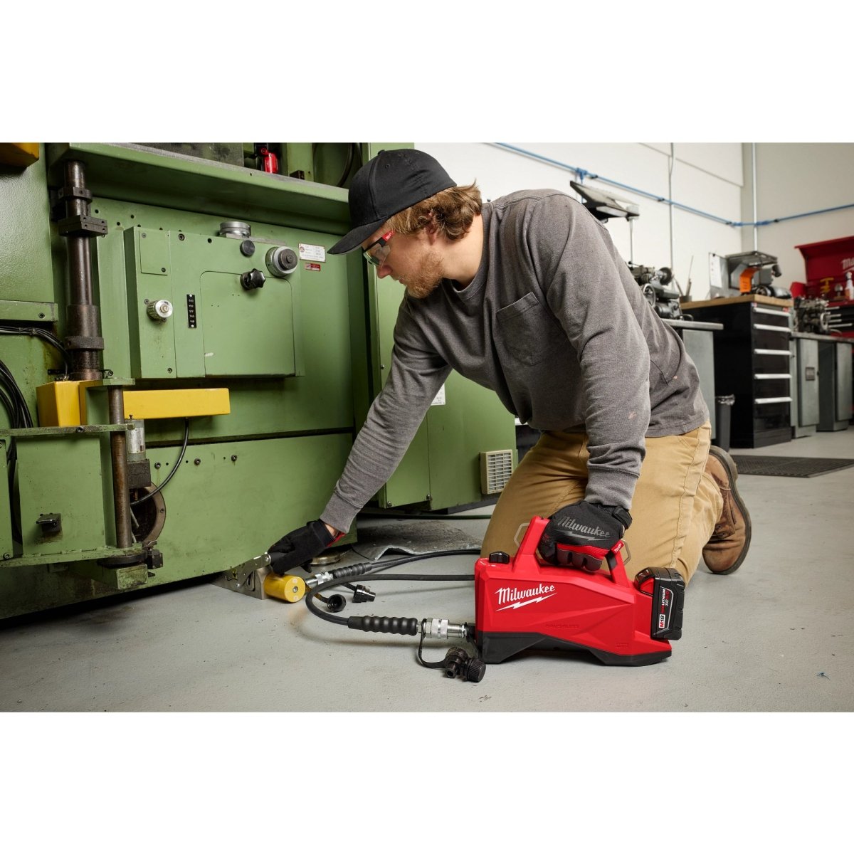 M18™ Brushless Single Acting 60in3 10,000psi Hydraulic Pump - AAA Industrial Supply