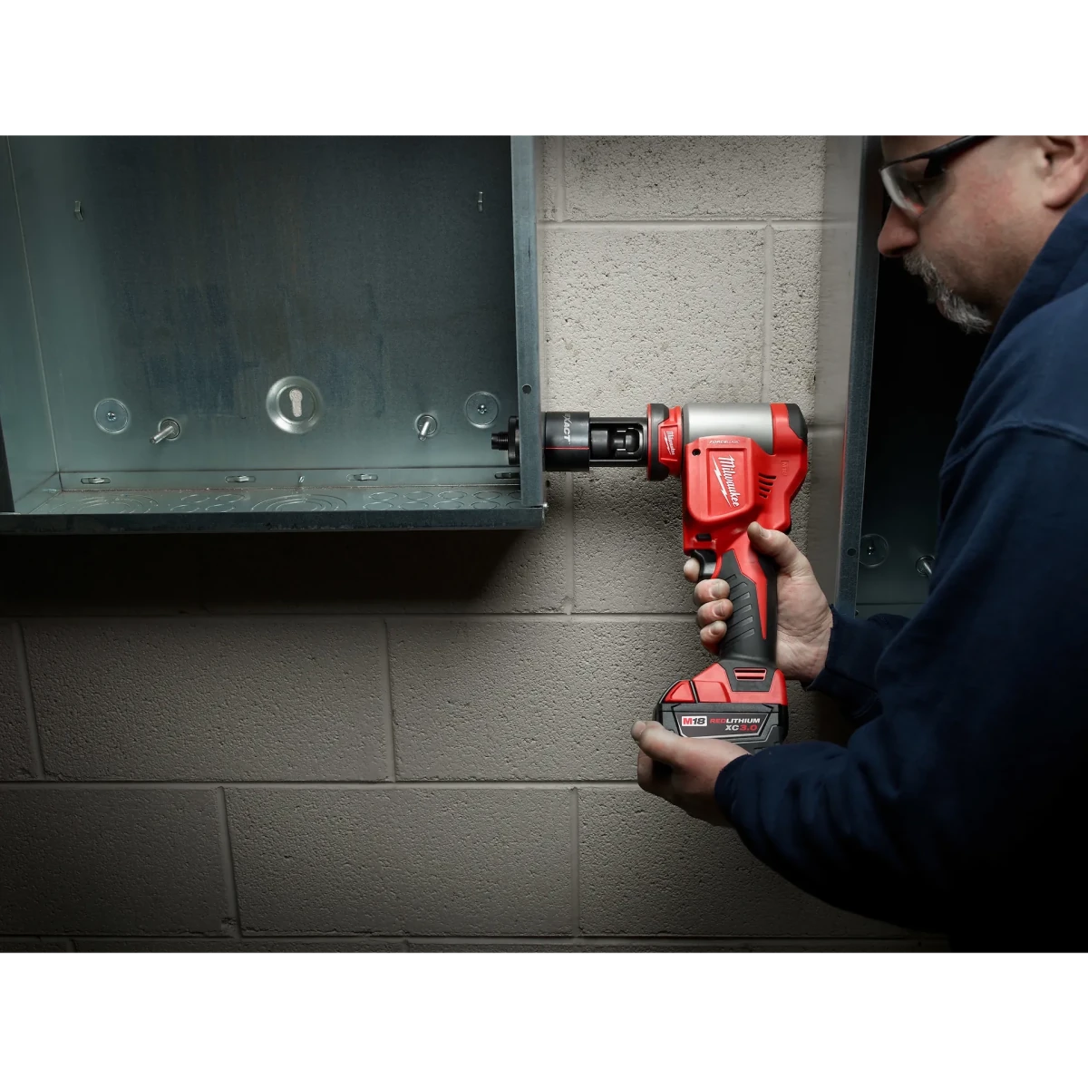 M18™ FORCE LOGIC™ 10 Ton Knockout Tool 1/2" to 4" - AAA Industrial Supply
