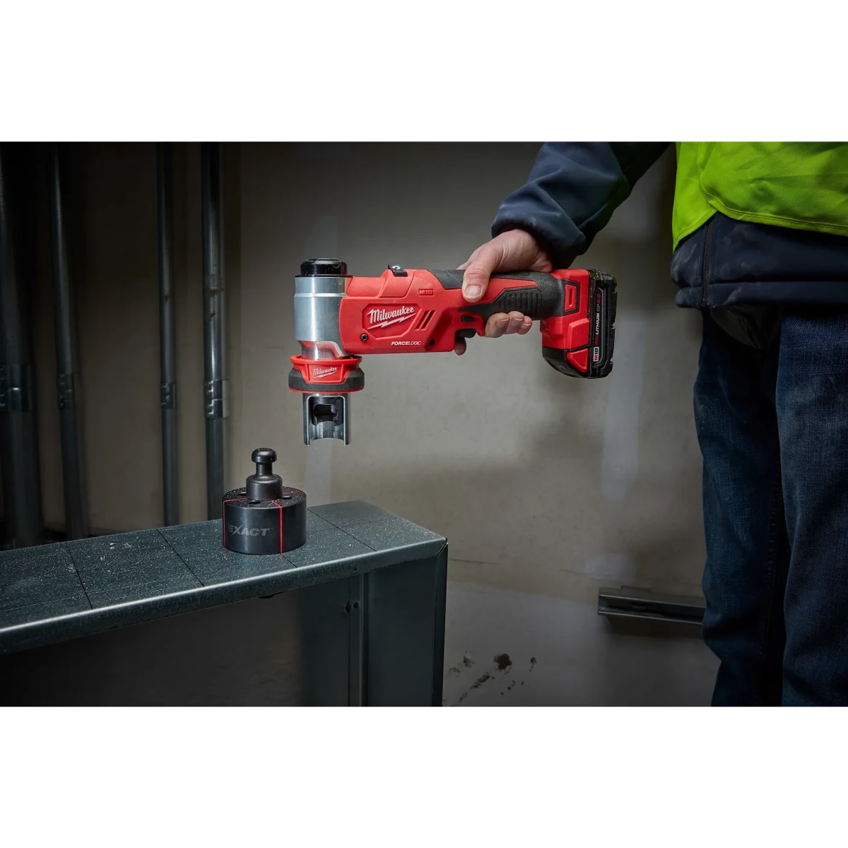 M18™ FORCE LOGIC™ 6T Knockout Tool 1/2" - 2" - AAA Industrial Supply