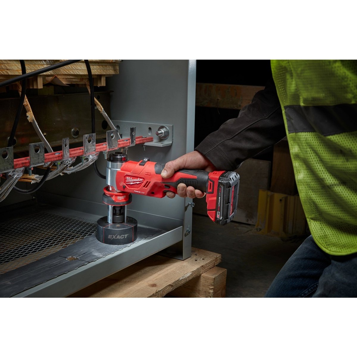M18™ FORCE LOGIC™ 6T Knockout Tool 1/2" - 2" Kit - AAA Industrial Supply