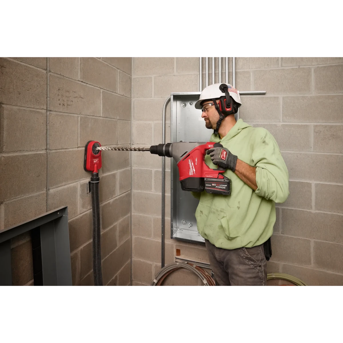 M18 FUEL 1-9/16” SDS MAX Rotary Hammer w/ONE-KEY Kit - AAA Industrial Supply