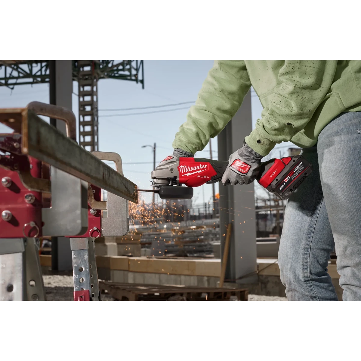 M18 FUEL™ 4-1/2"-6" Variable Speed Braking Grinder, Paddle Switch w/ ONE-KEY™ - AAA Industrial Supply