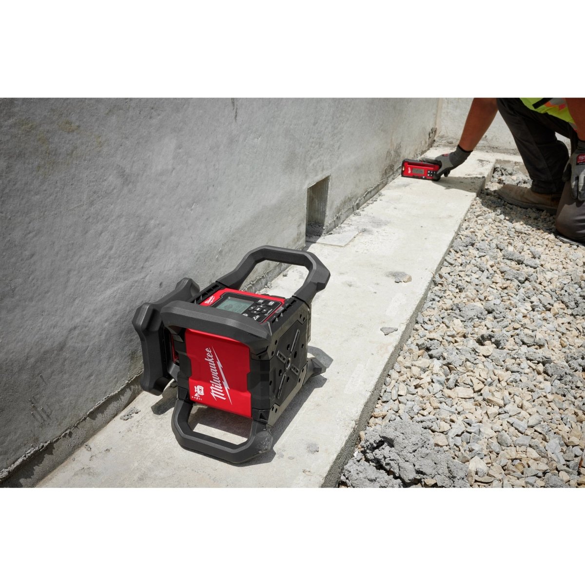 M18™ Red Exterior Dual Slope Rotary Laser Level Kit w/ Receiver & Remote - AAA Industrial Supply