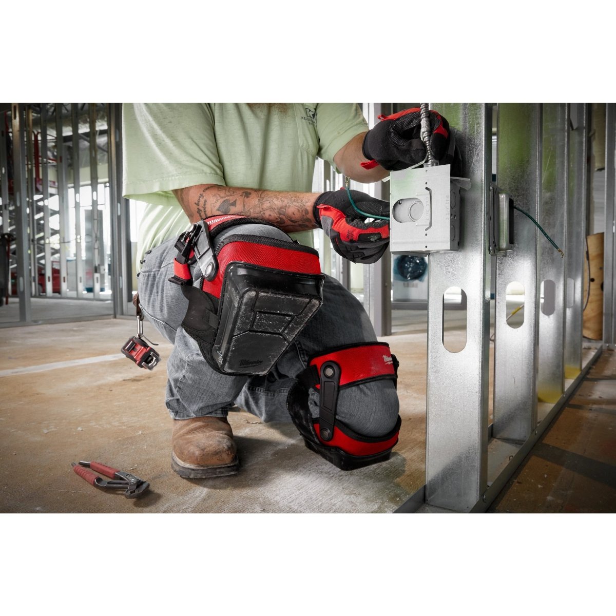 Stabilizer Knee Pad with Thigh Strap - AAA Industrial Supply